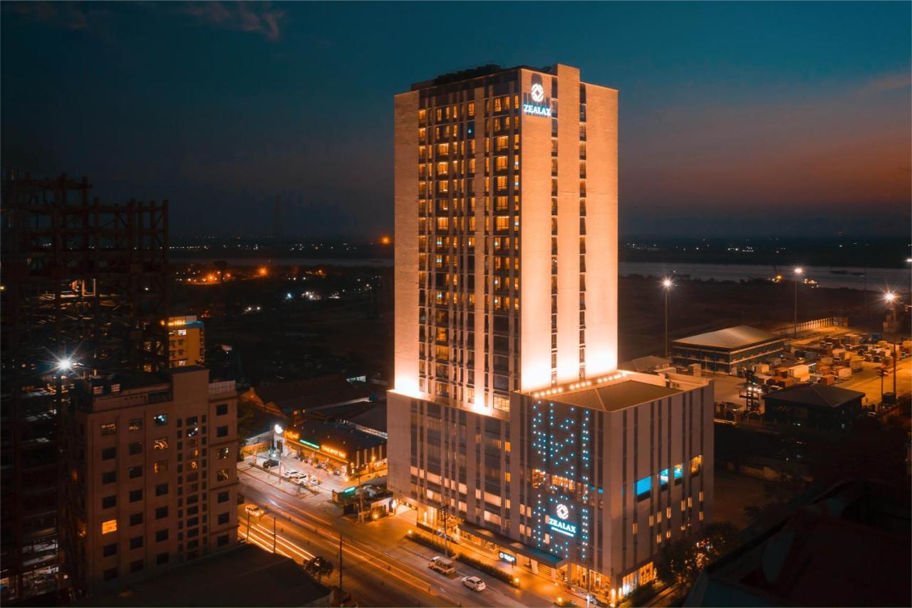 Zealax Hotel & Residence Yangon Exterior foto