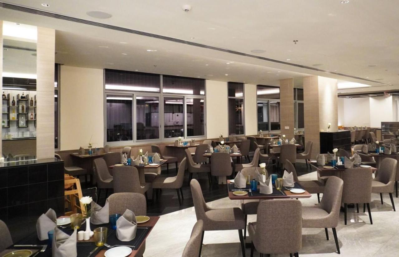 Zealax Hotel & Residence Yangon Exterior foto